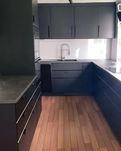 Semesterbostad Sentrumsnaert Hus